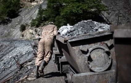کارگران «زغال سنگ کرمان» دست از کار کشیدند