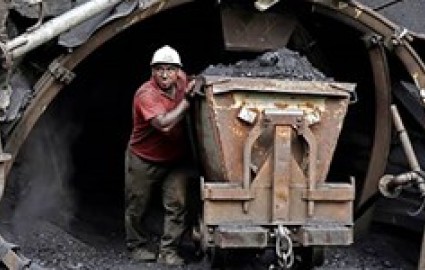 نامه نگاری با وزیر صمت برای واکسیناسیون معدنکاران زغال سنگ