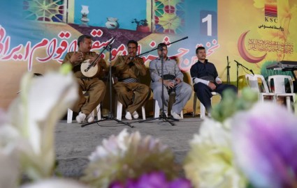 قاب یادگاری اتحاد اقوام ایرانی در فولاد خوزستان