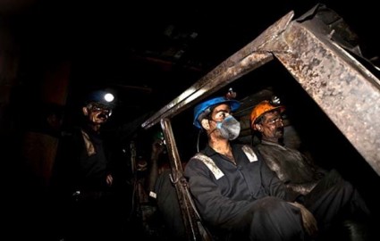 بی‌عدالتی در قراردادهای کارگران معدن طزره