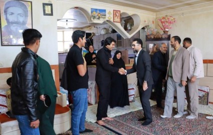 دیدار مشاور مدیرعامل شرکت مس با خانواده‌های شهیدان حادثه تروریستی کرمان